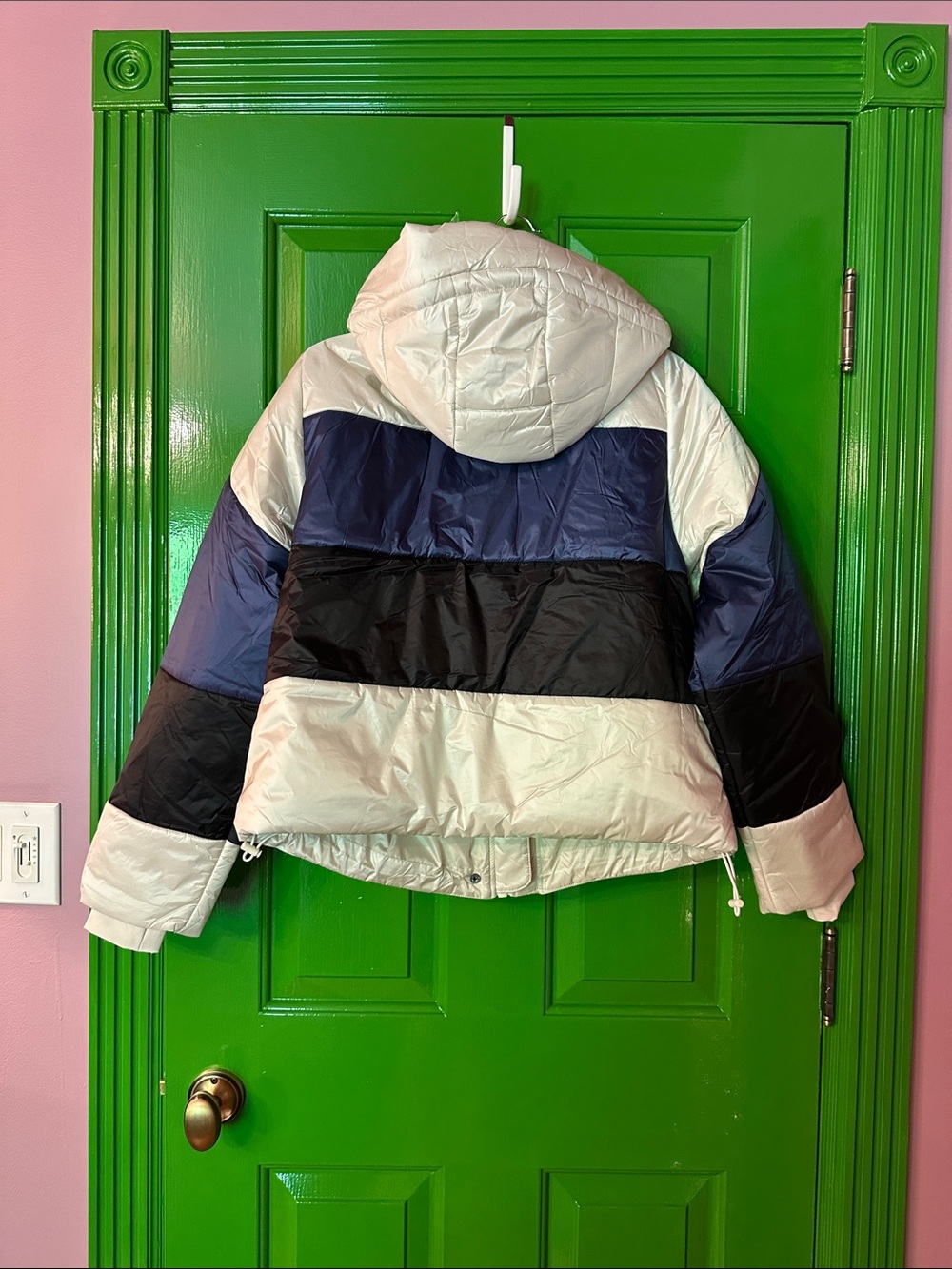 Spiritual Gangster Aero Puffer Jacket - Picture 7 of 7